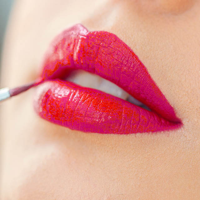 Full Lips - R2 200